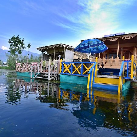 Golden Hopes Group Of Houseboats Hotell Srīnagar Exteriör bild