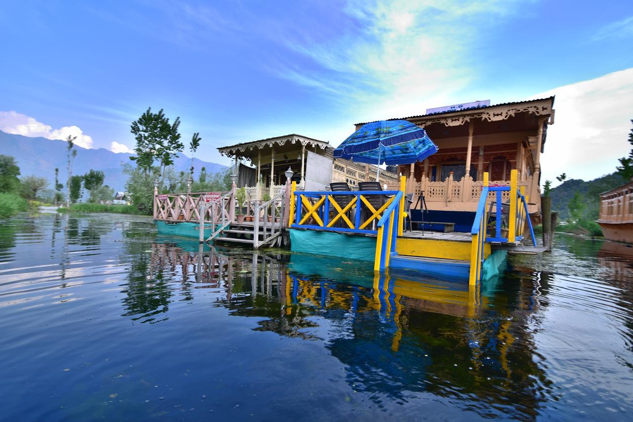 Golden Hopes Group Of Houseboats Hotell Srīnagar Exteriör bild