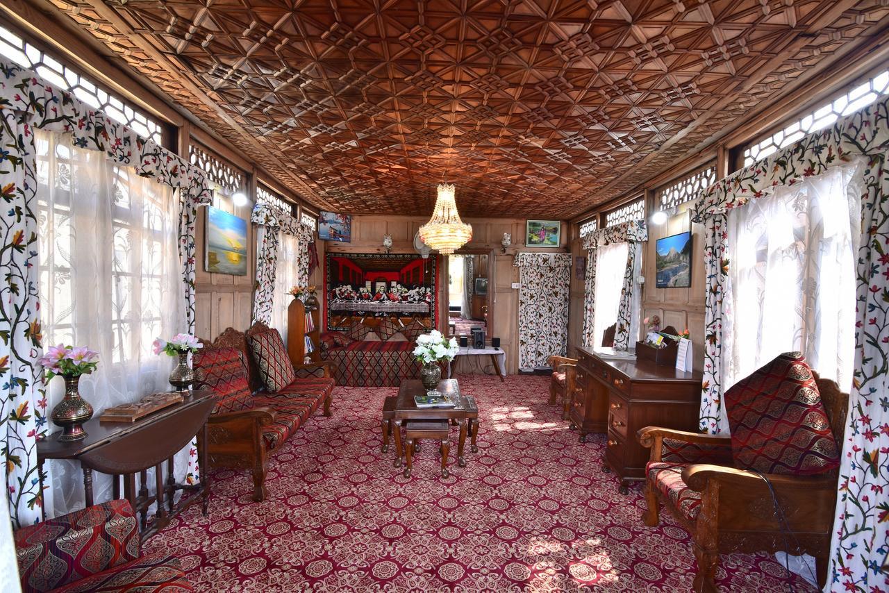 Golden Hopes Group Of Houseboats Hotell Srīnagar Exteriör bild