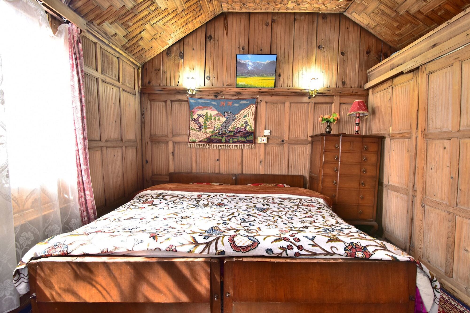 Golden Hopes Group Of Houseboats Hotell Srīnagar Exteriör bild